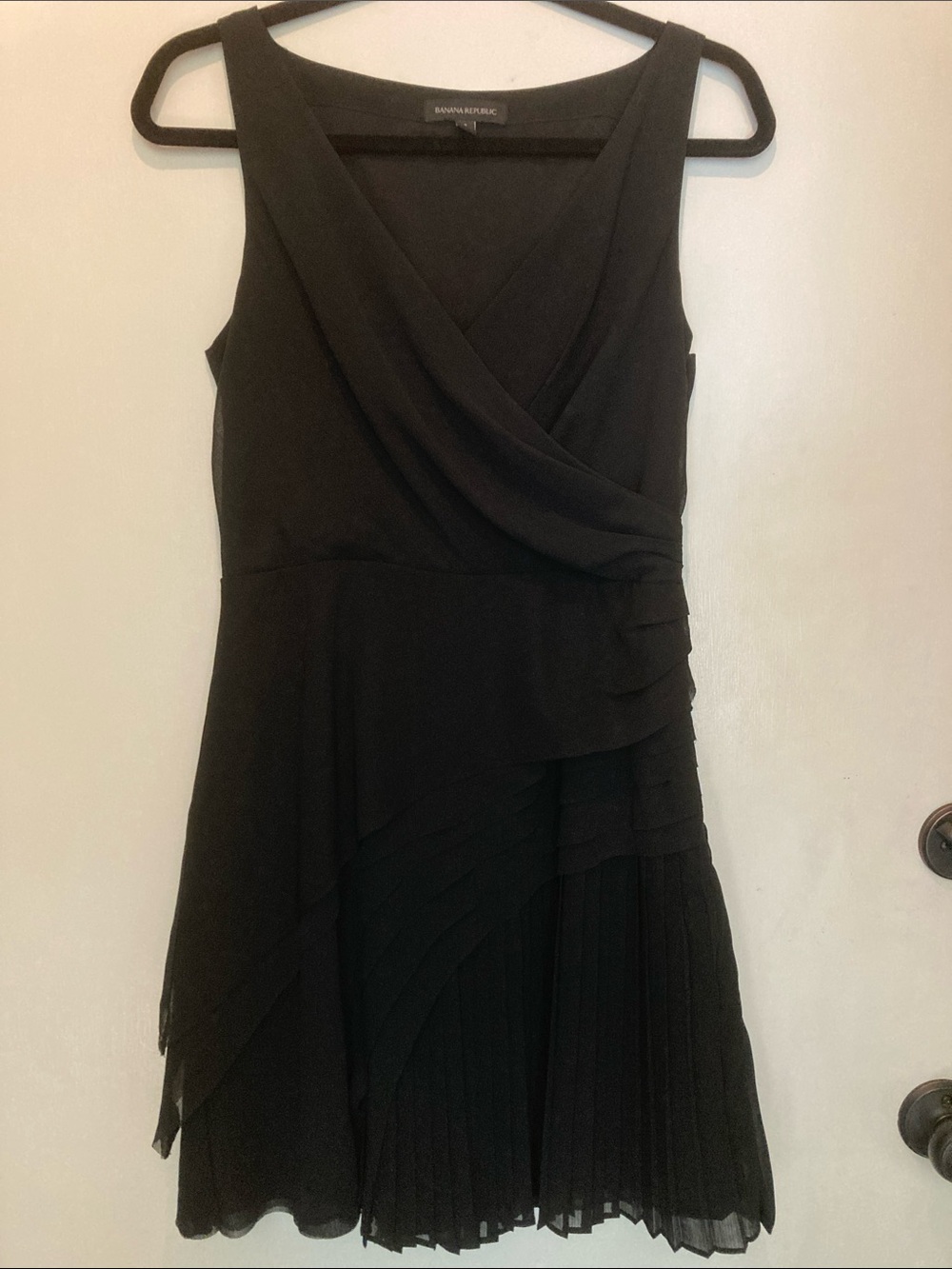 Banana Republic Black Sleeveless V-Neck Layered Mini Dress